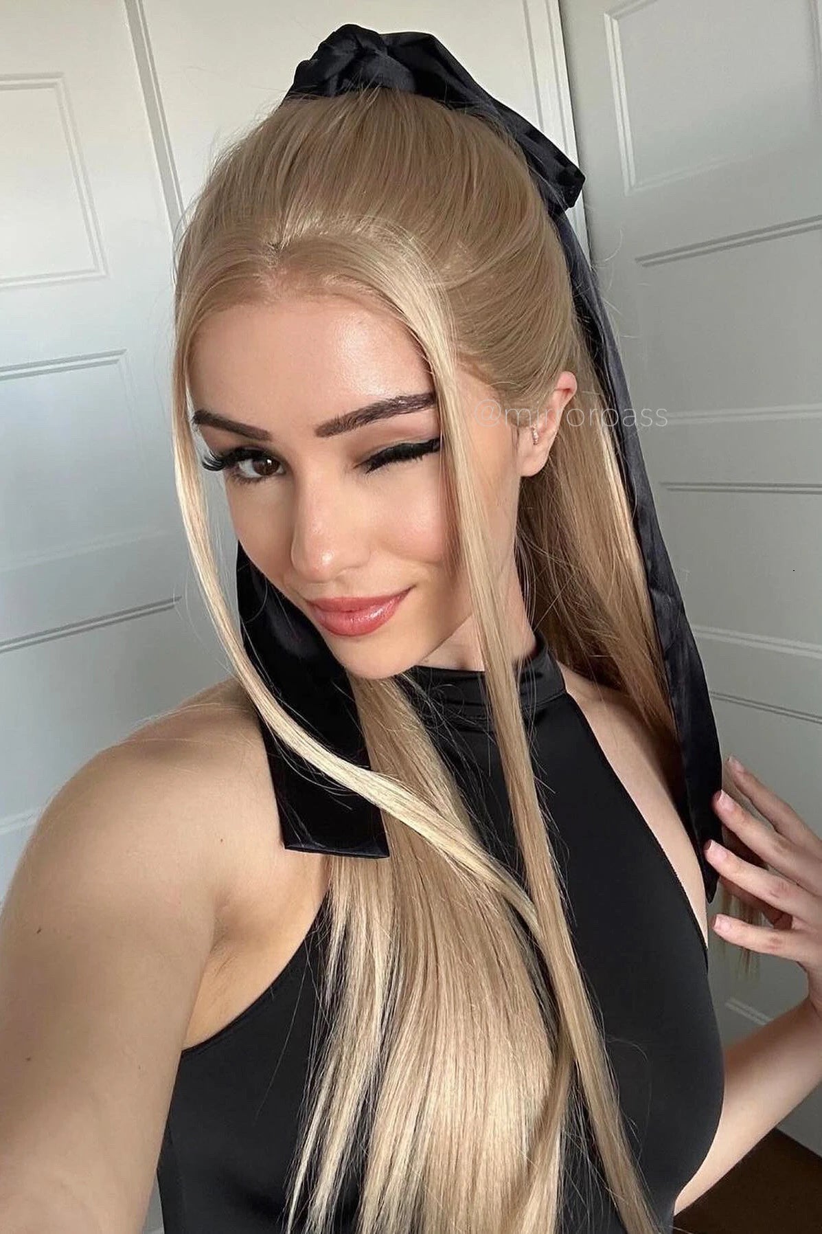 ariana grande blonde 2024 hairstyle ash blonde mirrorpass wigs